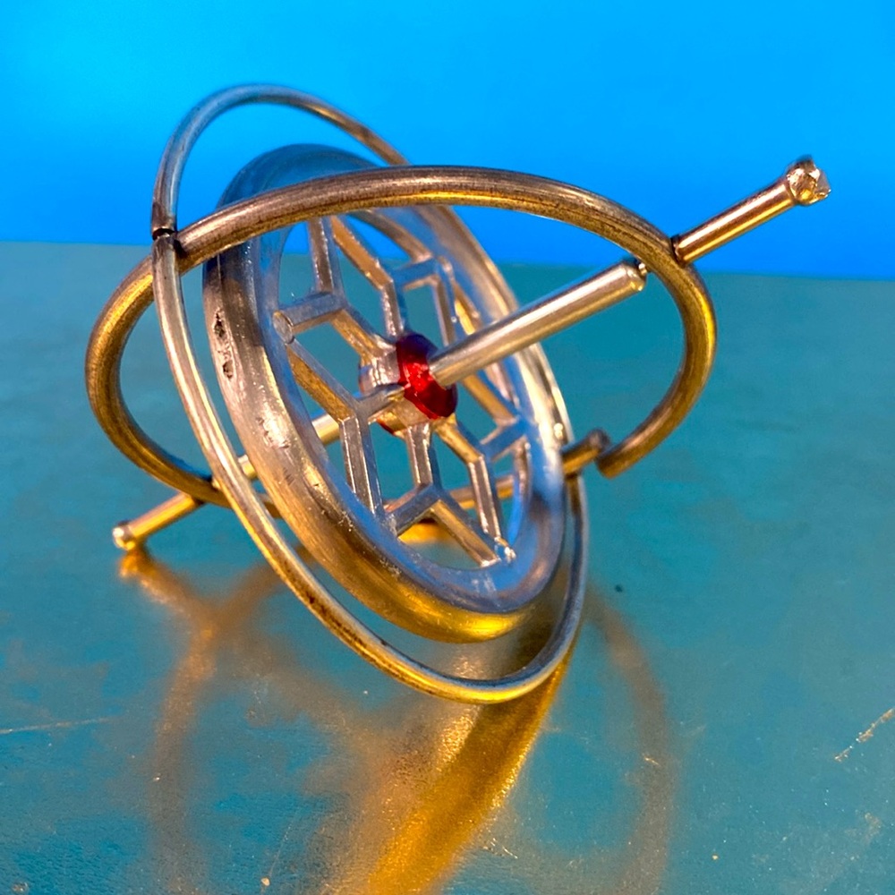 Silver & Red Metal Vintage 50’s Hurst Gyroscope A Scientific Toy Chandler Manf